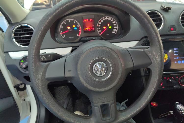 Used Volkswagen Jetta 2015 1.6L Automatic Comfort Model Steering Wheel