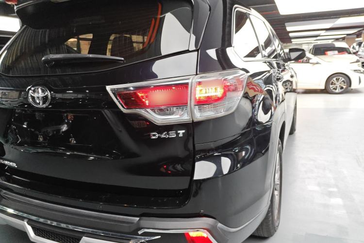 Used Toyota Highlander 2017 2.0T Two-Wheel Drive Elite Version 7 Seats Right Rear Taillight