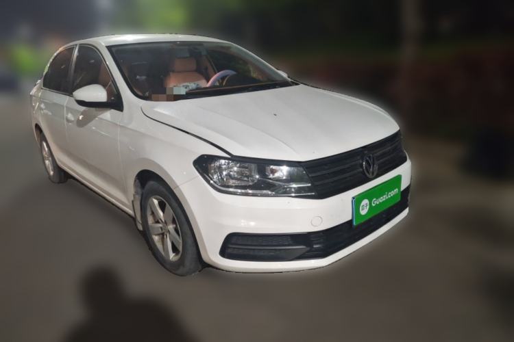 Used Volkswagen Santana 2016 1.4L Manual Fashion Edition Front Right 45 Deg