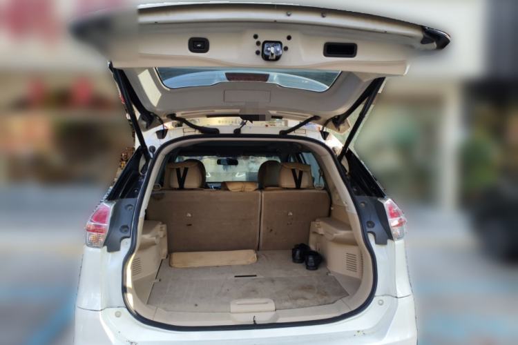 Used Nissan X-Trail 2014 2.5L CVT Leading Edition 4WD Trunk