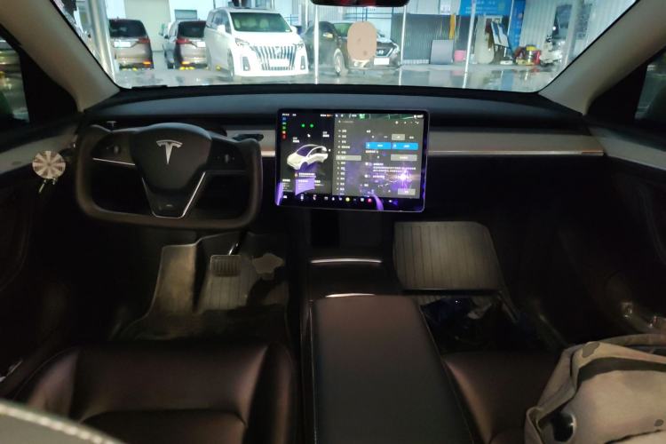 Used Tesla Model Y 2024 Long-Range All-Wheel-Drive Version
