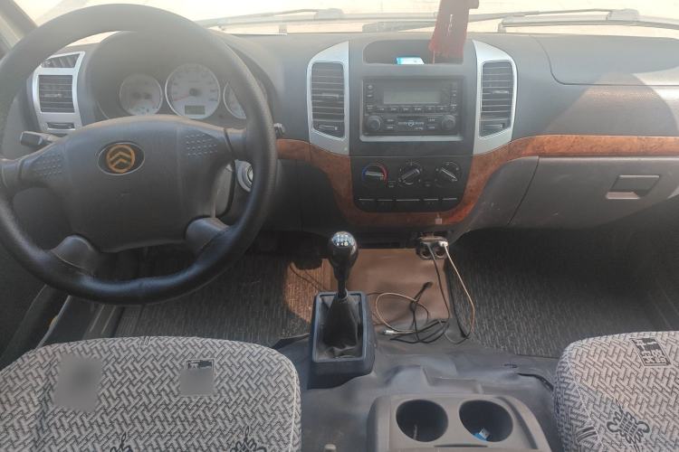 Used Golden Dragon Hiace 2019 2.0L Gasoline Long-Wheelbase High-Roof XC4G20 Center Console