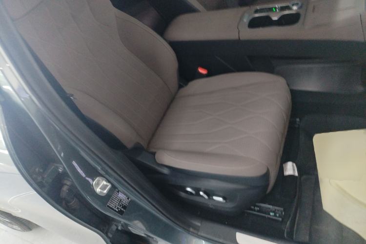 Used Fengyun T8 2025 1.5T 130km Deluxe Version 5 Seats Right Front Seat