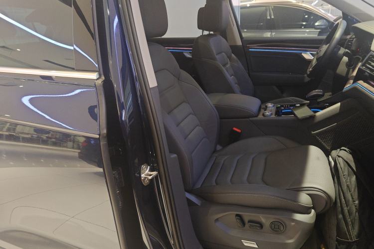 Used Volkswagen Touareg 2025 2.0 TSI Sharp Edition Right Front Seat