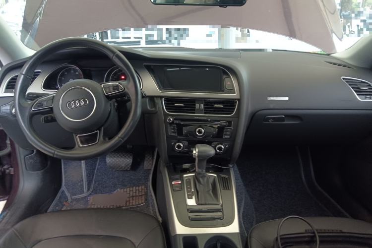 Used Audi A5 2014 Sportback 45 TFSI Center Console
