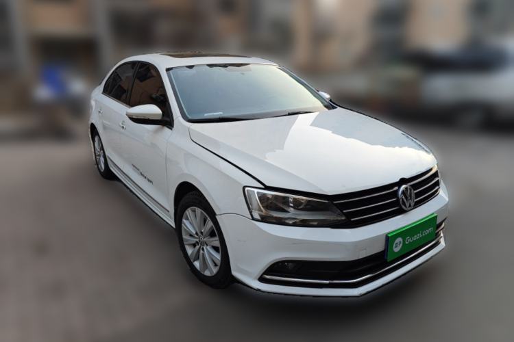 Used Volkswagen Sagitar 2015 1.6L Automatic Comfort Model Front Right 45 Deg