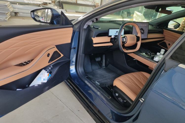 Used Geely Galaxy 8 2025 130km EM-P Exploration Edition
