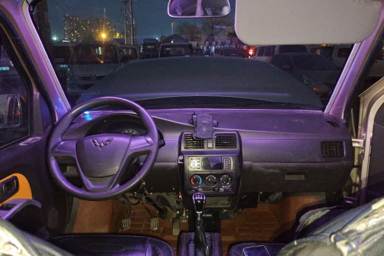 Used Wuling Rongguang 2020 1.5L Extended Basic Version China VI Standard L3C Center Console