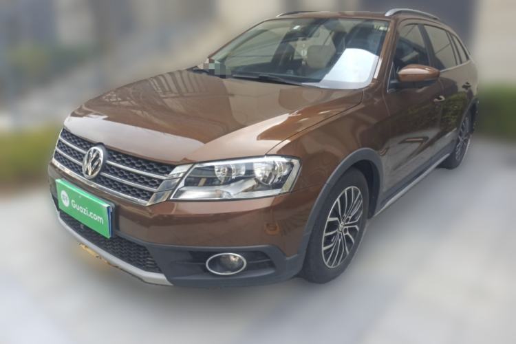 Used Volkswagen Cross Lavida 2014 1.6L Automatic