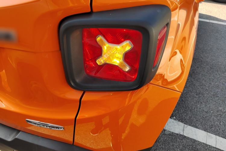 Used Jeep Renegade 2018 Connected Large Screen Version 180T Automatic High-Energy Edition
