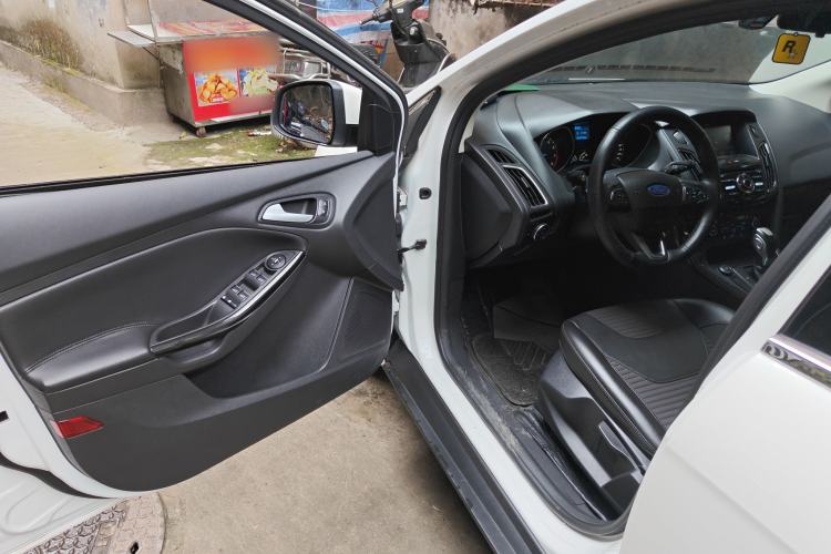 Used Ford Focus 2017 Hatchback 1.6L Automatic Fashion Edition Smart Drive Version