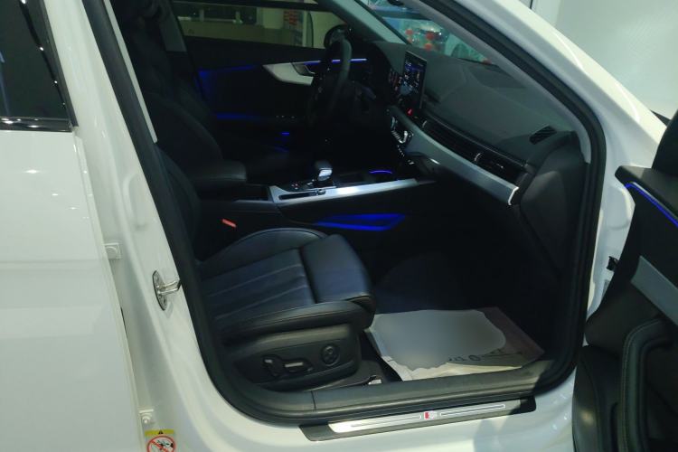 Used Audi A4L 2022 40 TFSI Luxury Dynamic Model Right Front Seat