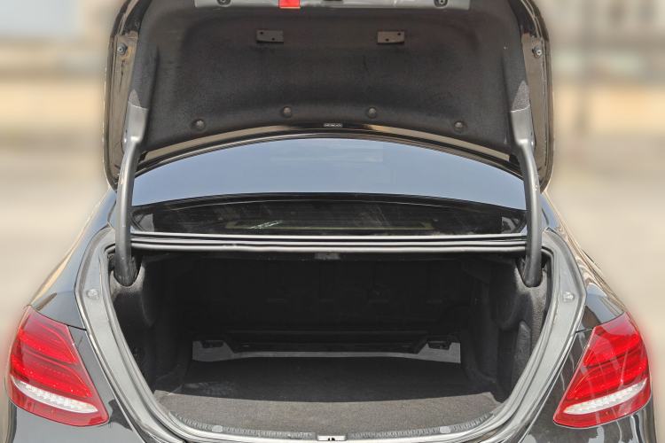 Used Mercedes-Benz E-Class 2019 E 260 L Trunk