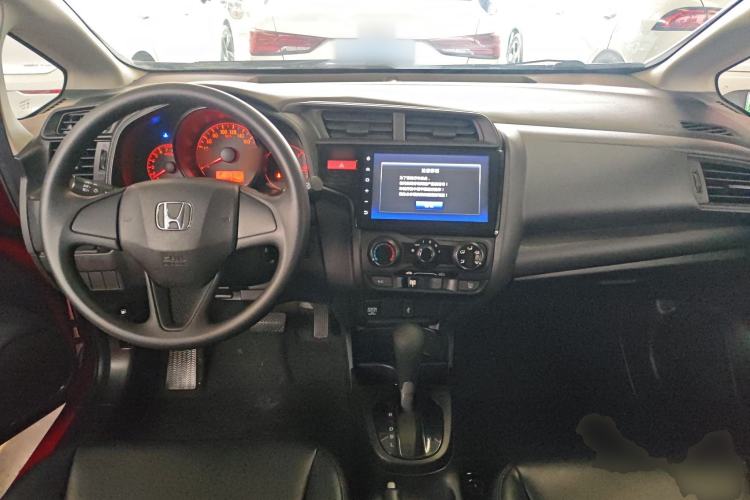 Used Honda Fit 2016 1.5L LX CVT Comfort Model Center Console