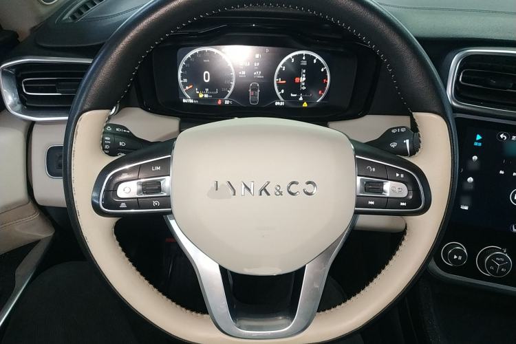 Used Lynk & Co 01 2017 2.0T Two-Wheel Drive Zhaopu Version Steering Wheel