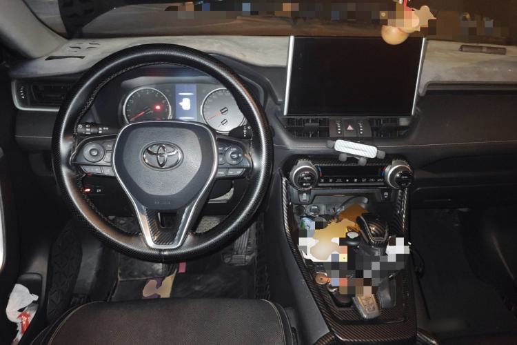 Used Toyota Wildlander 2021 2.0L CVT Two-Wheel Drive Luxury Edition Center Console