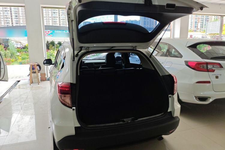 Used Honda Vezel 2017 1.8L CVT Front-Wheel Drive Pioneer Edition Trunk