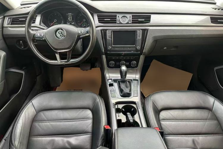 Used Volkswagen Passat 2017 330TSI DSG Luxury Edition
