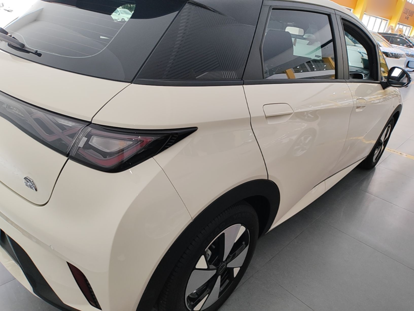 BYD Dolphin 2023 420 km Fashion Edition — снимка 6