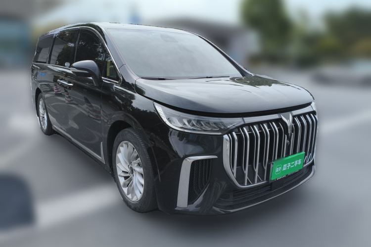 Used VOYAH Dream 2024 PHEV Extended-Range Premium Edition Front Right 45 Deg