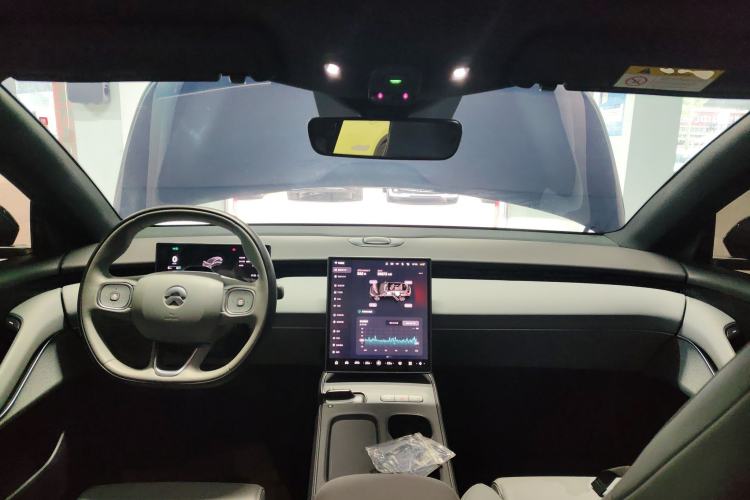 Used Nio ET5T 2024 75kWh Touring Center Console