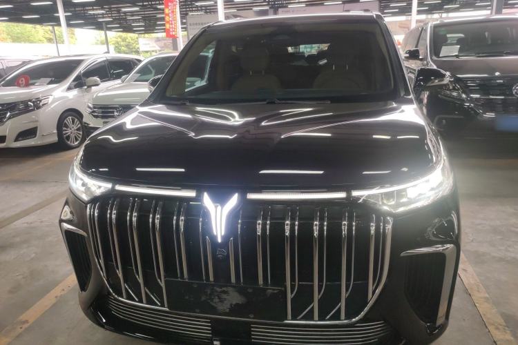 Used VOYAH Dream 2024 PHEV Ultra-Long Range Flagship Edition Front