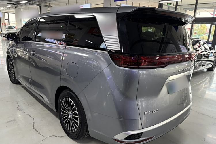 Used Denza D9 2022 DM-i 970 Four-Wheel Drive Flagship Model
