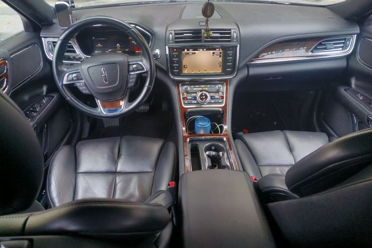 Used Lincoln Continental 2017 2.0T Two-Wheel-Drive Luxury Edition Center Console