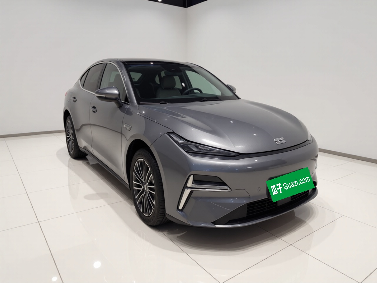 Geely Galaxy 8 2025 130km EM-i Deluxe Edition — снимка 3