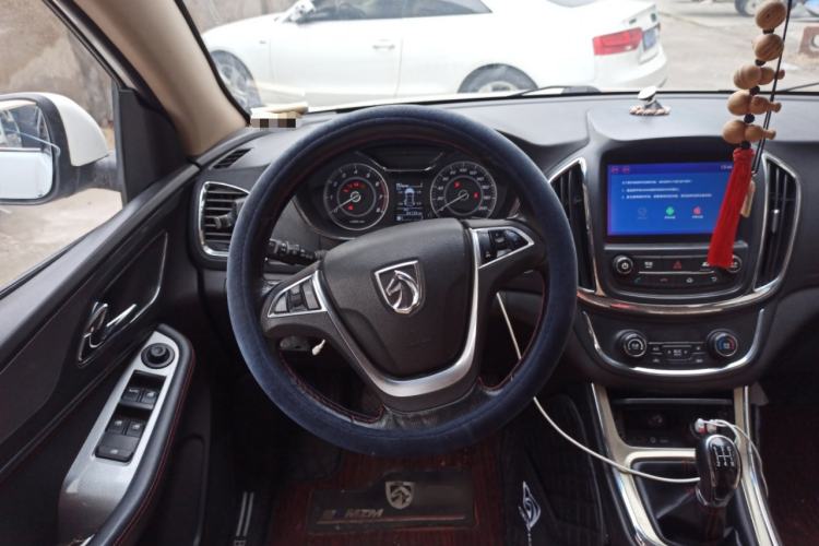 Used Baojun 560 2015 1.8L manual luxury version