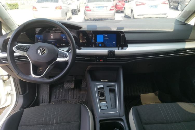 Used Volkswagen Golf 2021 280TSI DSG Pro Center Console