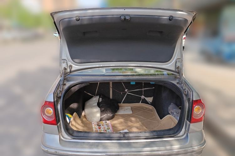 Used Volkswagen Polo 2009 Jingqu 1.4L Manual Elegant Edition Trunk