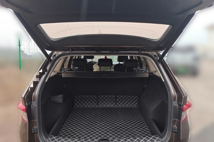 Used Skoda Kodiaq 2018 Facelifted TSI330 5-Seater Two-Wheel-Drive Comfort Edition
