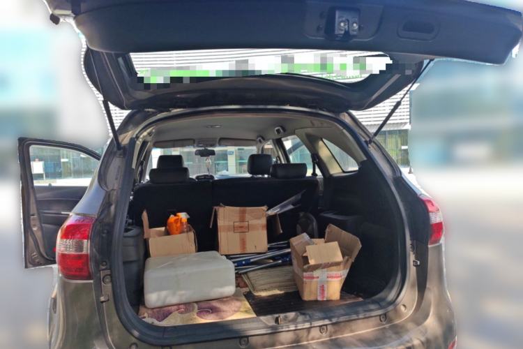 Used JMC Yusheng S350 2013 2.4T Automatic 2WD Diesel Luxury Edition 5 Seats Trunk