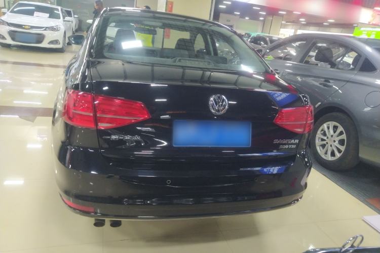 Used Volkswagen Sagitar 2017 230TSI Automatic Comfort Version
