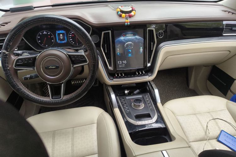 Used Zotye T700 2017 1.8T Dual-Clutch Luxury Model
