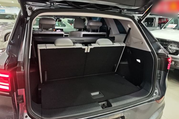 Used Volkswagen ID.6 X 2023 Ultra-Intelligent Long-Range Version Trunk