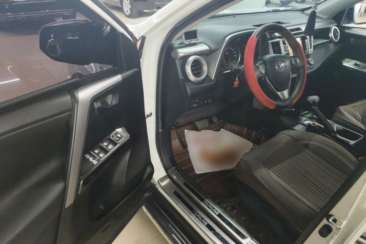 Used Toyota RAV4 2016 2.0L CVT Two-Wheel Drive Fashion Edition China V Standard