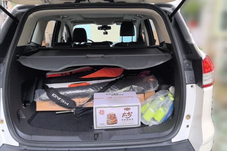 Used Ford Kuga 2013 1.6L GTDi Two-Wheel-Drive Trend Model Trunk