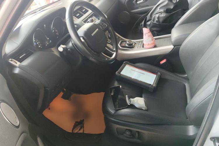 Used Land Rover Range Rover Evoque 2018 240 PS SE Smart Brilliance Edition
