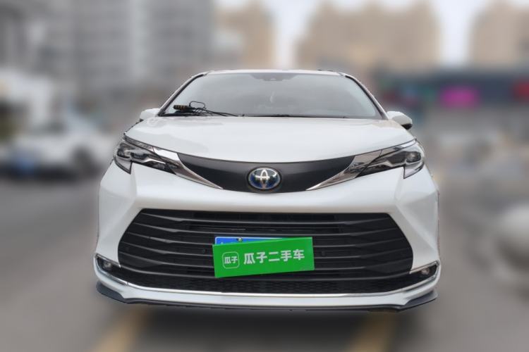 Used Toyota Sienna 2023 2.5L Hybrid Comfort Edition
