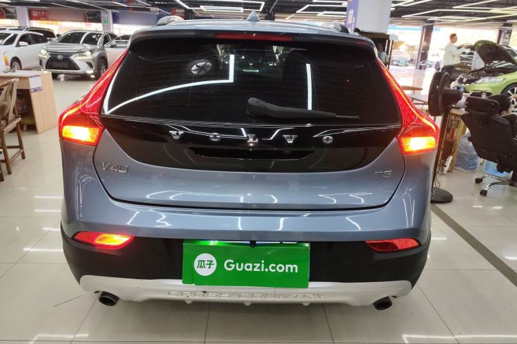 Used Volvo V40 2017 Cross Country T3 Zhiya Edition