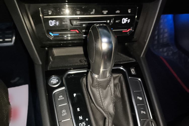 Used Volkswagen FAW-Volkswagen CC 2021 380TSI Striking Edition Gear Lever