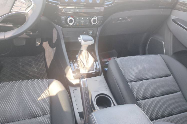 Used Isuzu D-MAX 2020 1.9T Two-Wheel Drive Automatic Comfort Edition China VI Standard RZ4E Hi-Power