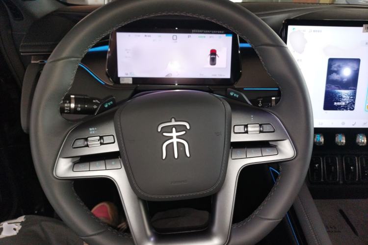 Used BYD Song L EV 2025 Intelligent Driving Version 662 km LiDAR Excellence Edition Steering Wheel