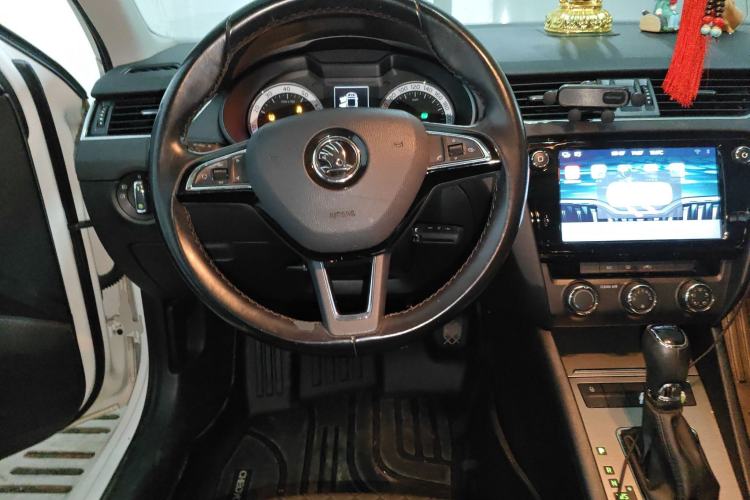 Used Skoda Octavia 2018 1.6L Automatic Luxury Edition