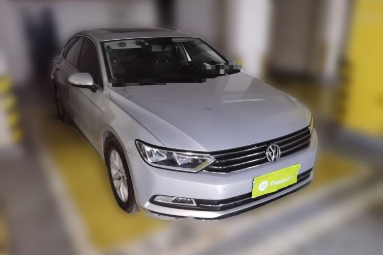 Used Volkswagen Magotan 2017 280TSI DSG Comfort Model
