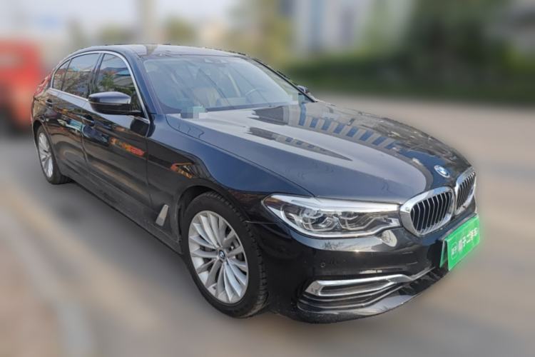 Used BMW 5 Series New Energy 2020 Mileage Upgrade Version 530Le Luxury Package Front Right 45 Deg