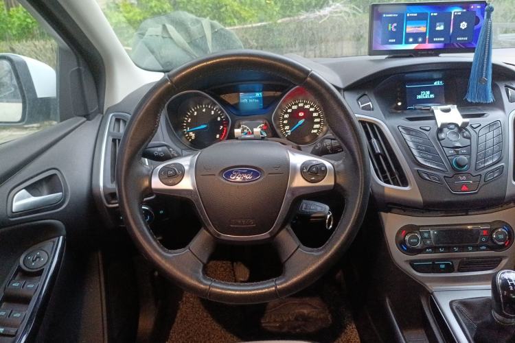 Used Ford Focus 2012 Sedan 1.6L Manual Fashion Edition