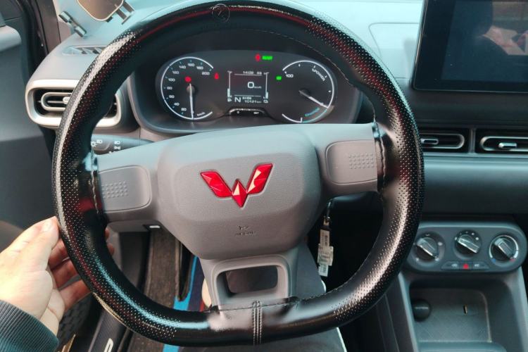 Used Wuling Hongguang New Energy 2025 Extended-Range Hybrid 50 km Standard Version